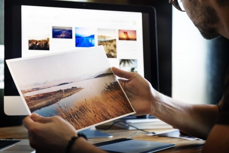 What We See When We Look at Travel Photography